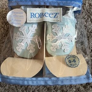 Robeez Light Blue Snowflake Booties 0-6 months